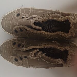 Blowfish Malibu tan size 10
